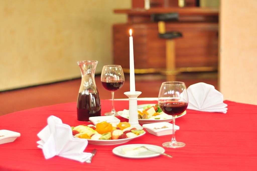 Otel Esenboga Airport 5*